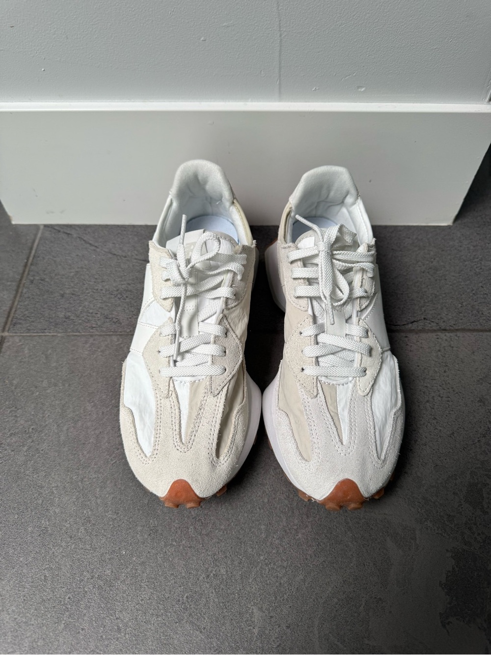 New Balance Women's 327 Shoes